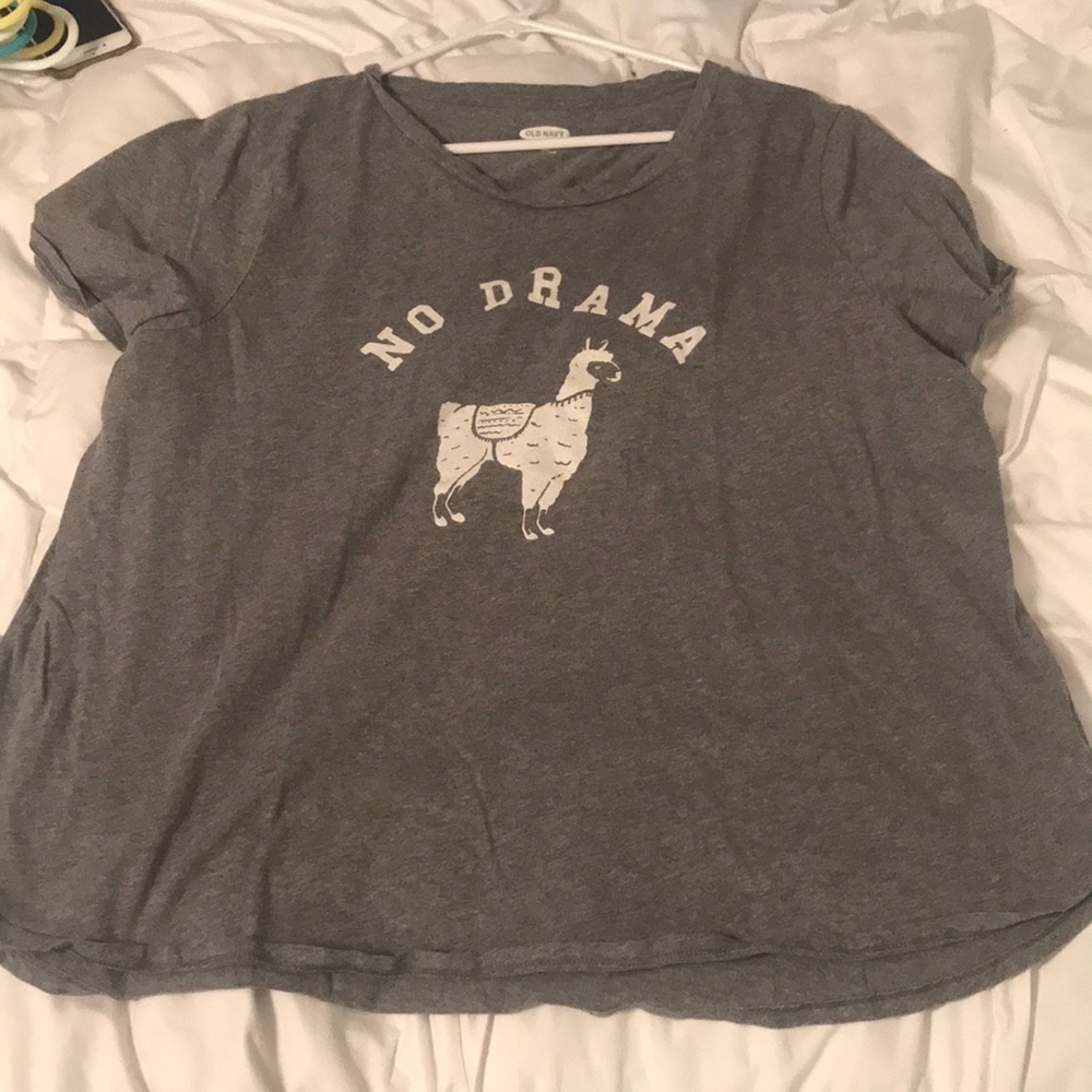 grey tee shirt